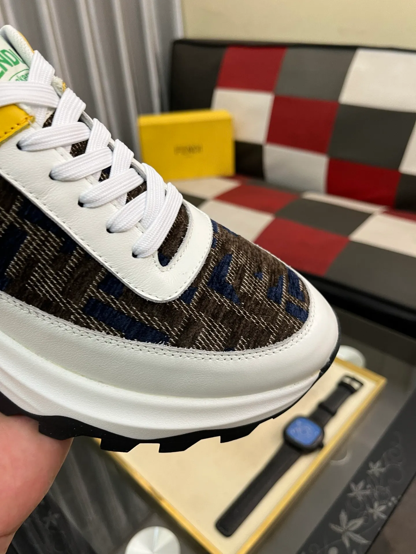 Men's Men's Shoes💰458⌚️⌚️[FENDI] Fendi's classic and comfortable men's, this complex sneaker is made of soft calfskin➕genuine leather lining➕original ultra-light rubber material with rough outsole. This unique light style is suitable for the casual and refined sensibility of this season. It is comfortable and natural on the feet. It is an everyday style for casual travel in autumn and winter! 38−443️⃣colors available